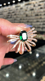 گوشواره مجلسی پائولا مندوزا زمردی